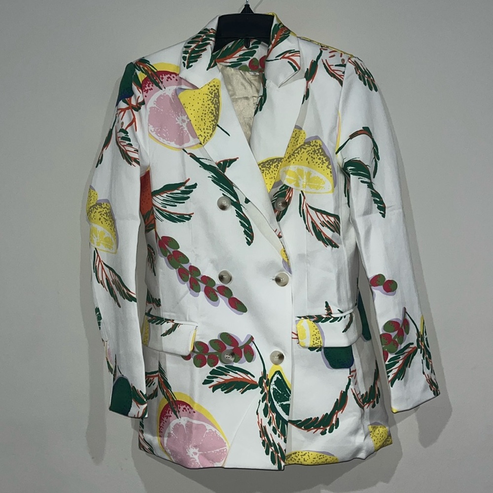 EUC! | Aveloria fruit print blazer | sz Small